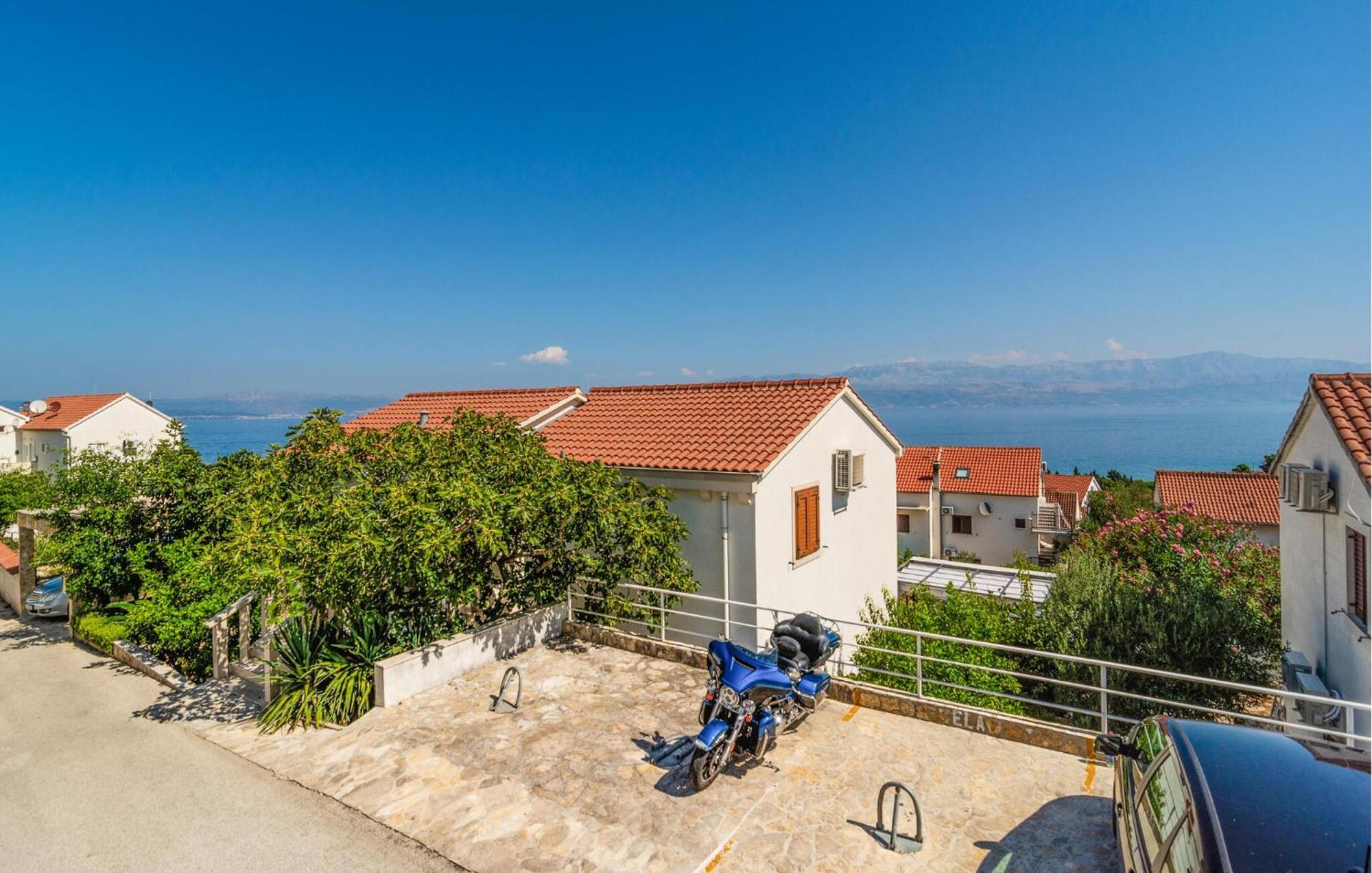 Apartment 2 Bedroom In Sutivan